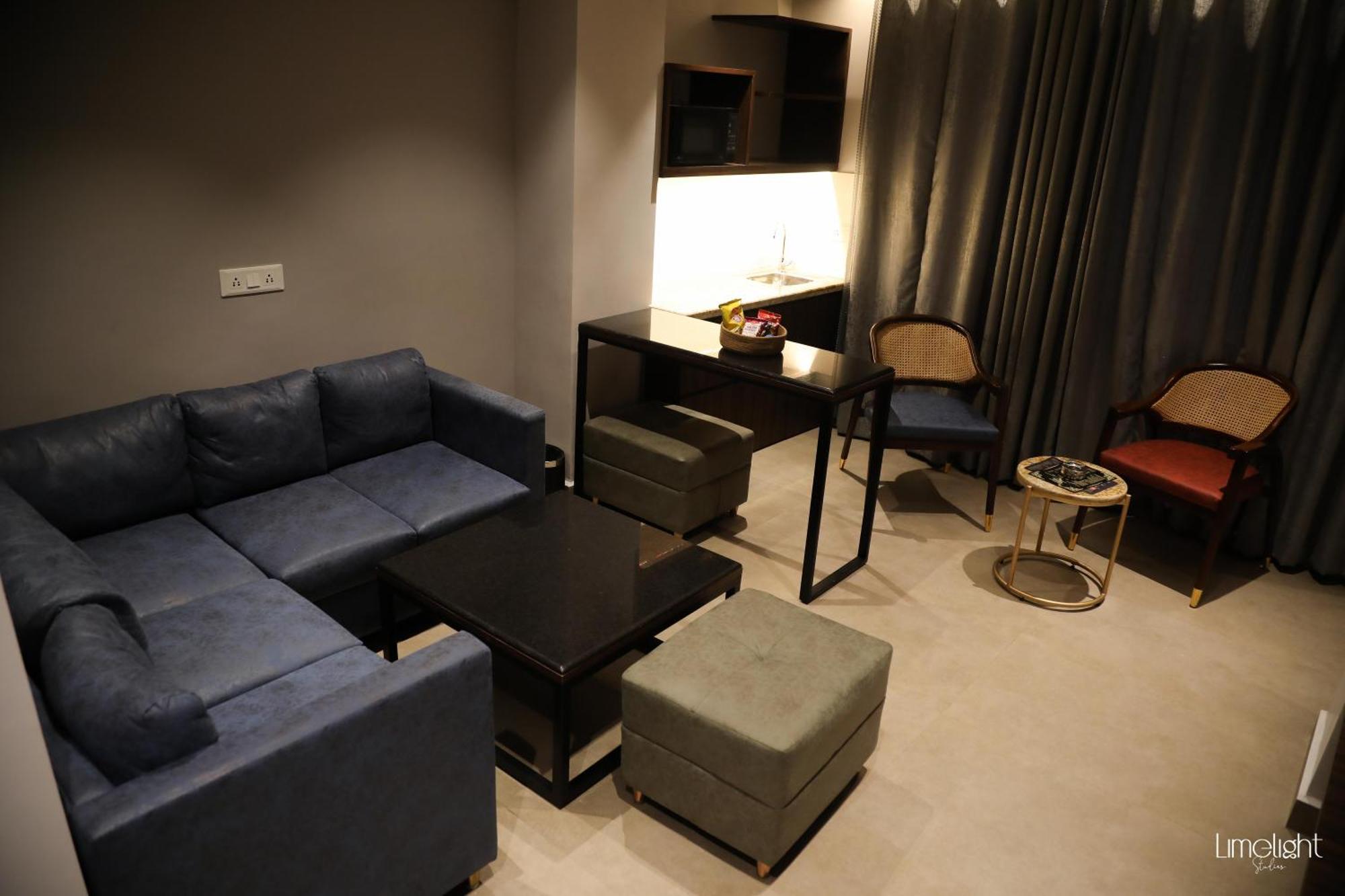 Belvedere Suites Greater Noida Exterior foto