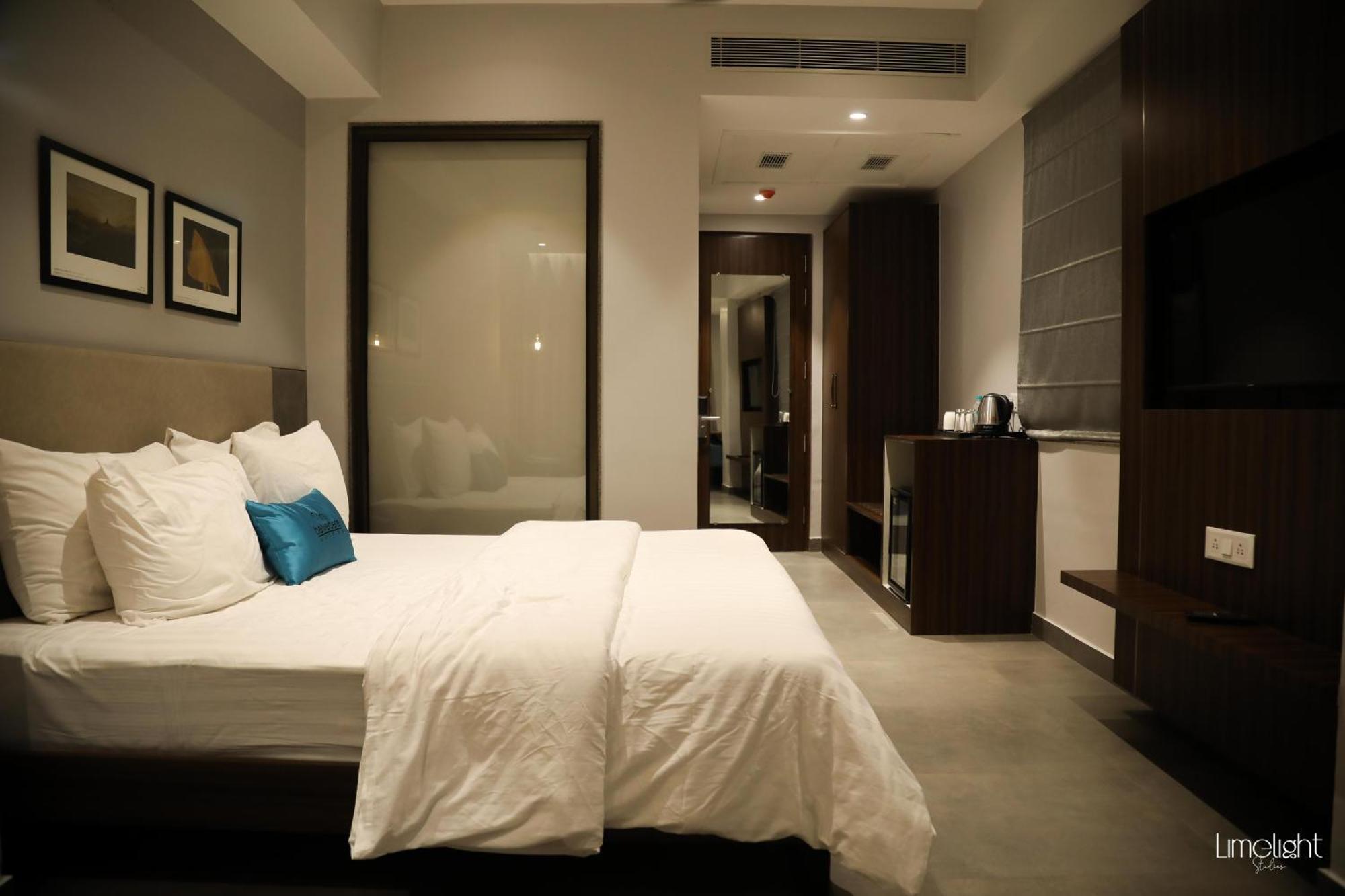 Belvedere Suites Greater Noida Exterior foto