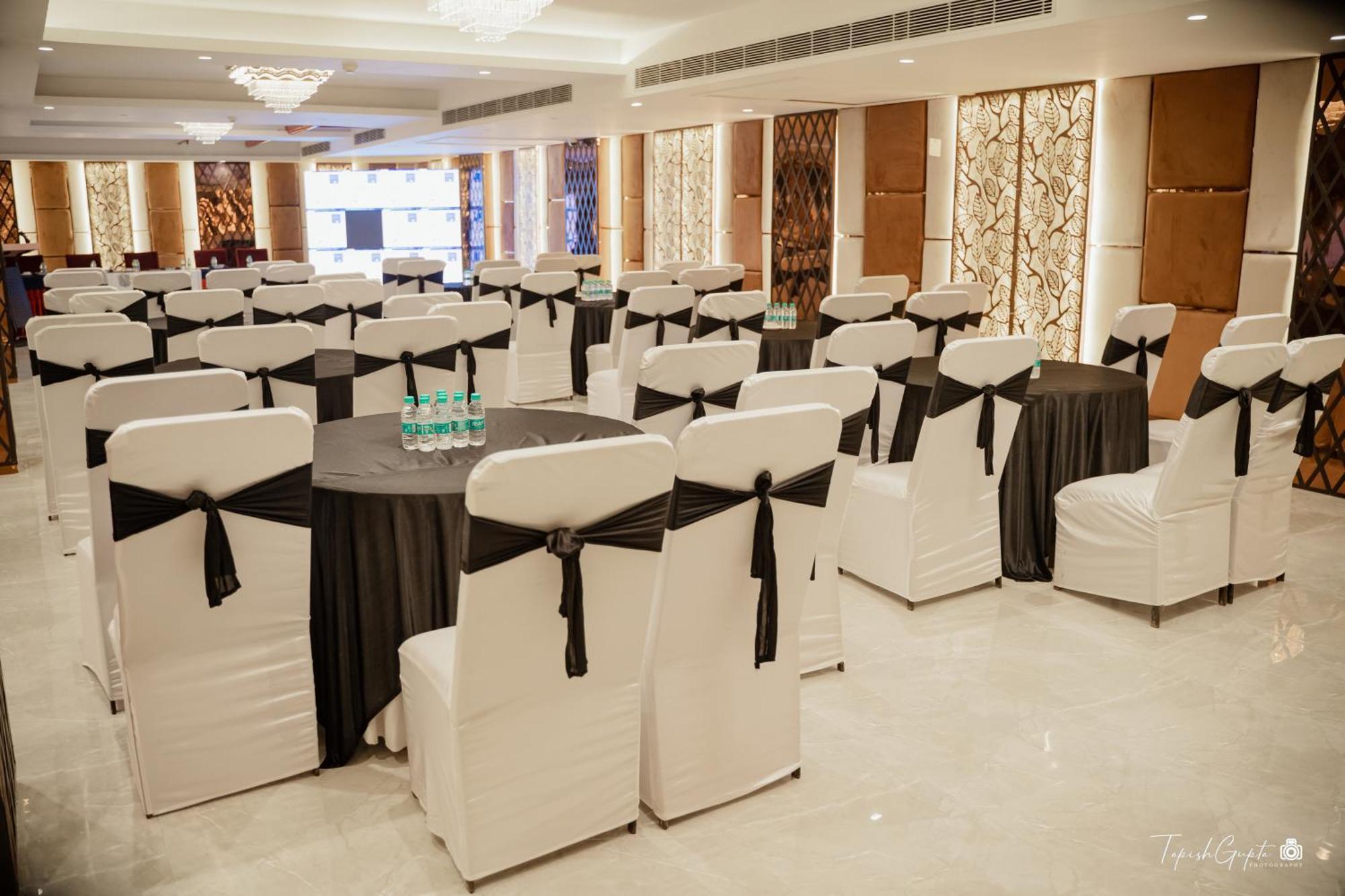 Belvedere Suites Greater Noida Exterior foto